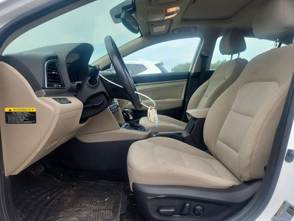 2017 HYUNDAI ELANTRA — DENT