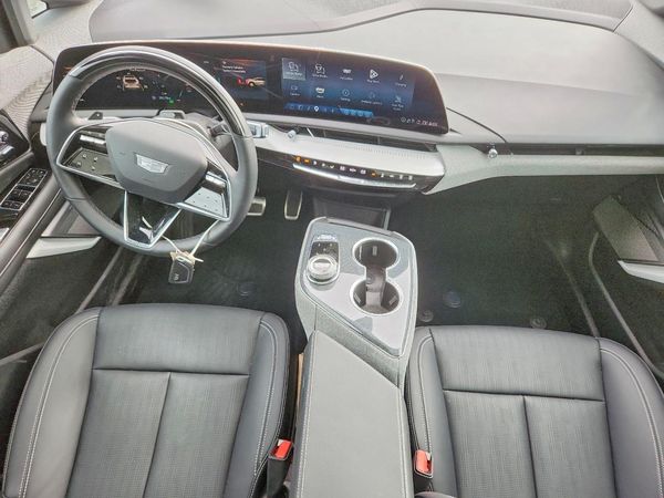 2025 CADILLAC OPTIQ