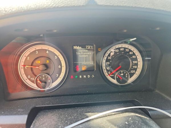 2014 RAM 1500 ST QUAD CAB 4X4
