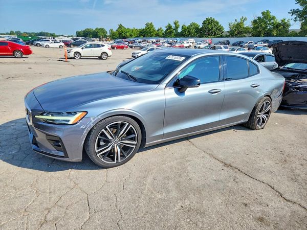 2019 VOLVO S60 R-Design