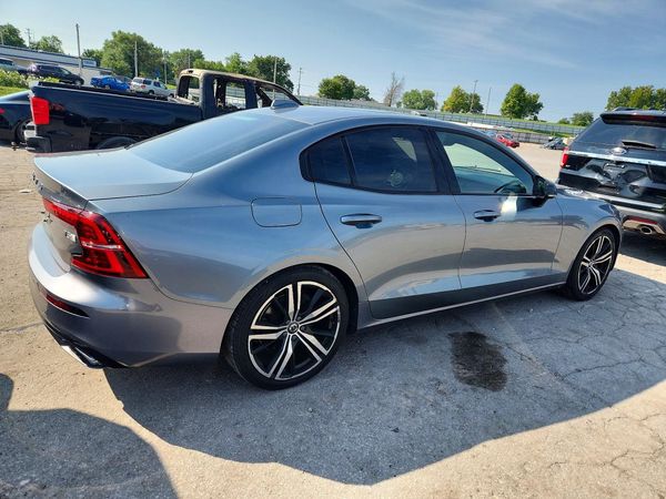 2019 VOLVO S60 R-Design