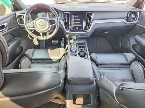 2019 VOLVO S60 R-Design