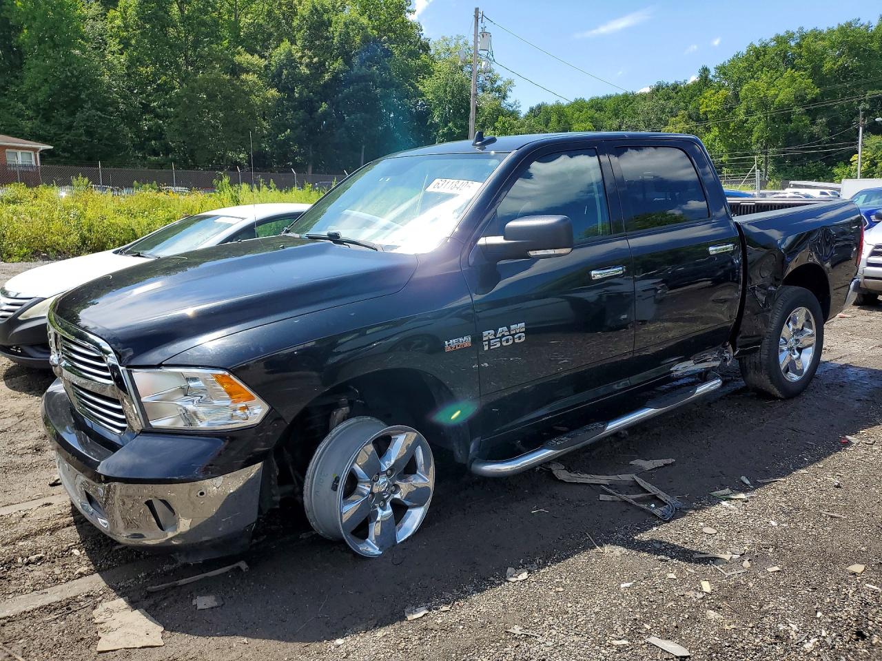 2017 RAM 1500 SLT CREW CAB 4X4