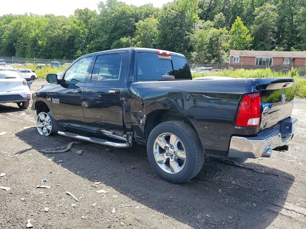 2017 RAM 1500 SLT CREW CAB 4X4