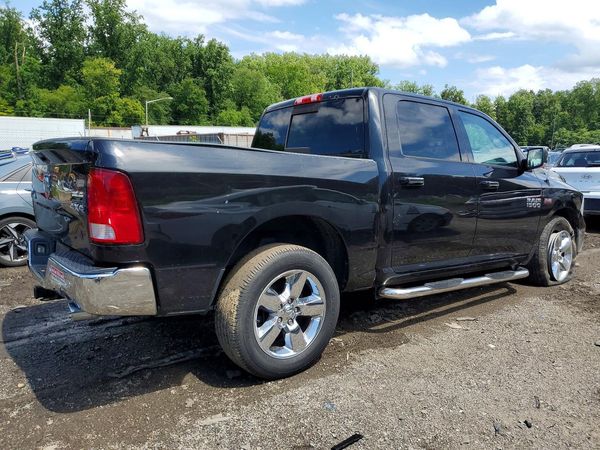 2017 RAM 1500 SLT CREW CAB 4X4