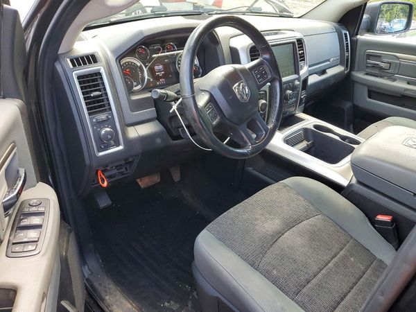 2017 RAM 1500 SLT CREW CAB 4X4