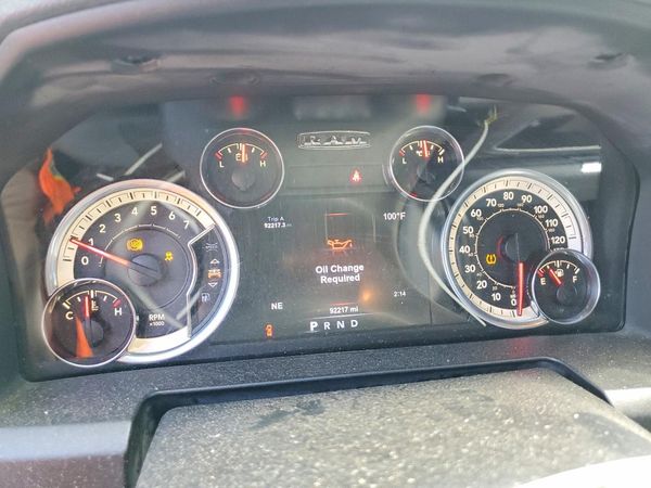 2017 RAM 1500 SLT CREW CAB 4X4