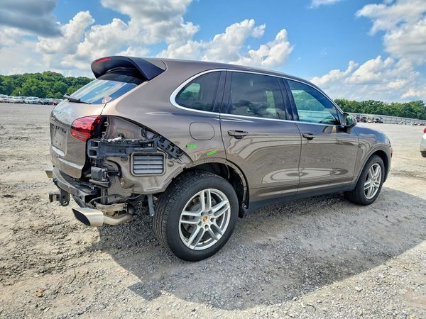 2015 PORSCHE CAYENNE