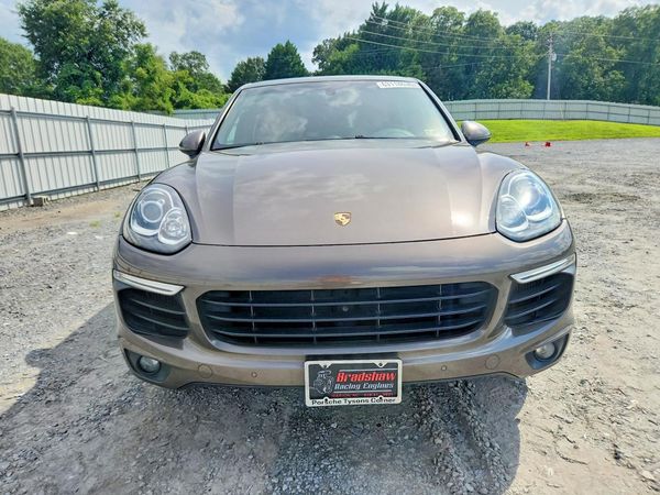2015 PORSCHE CAYENNE