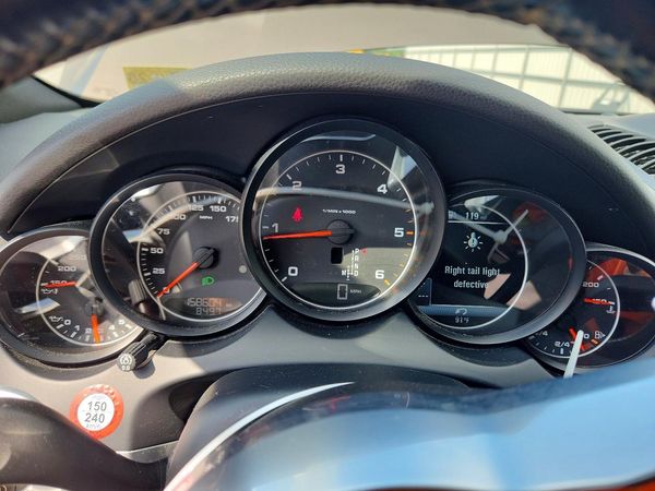 2015 PORSCHE CAYENNE