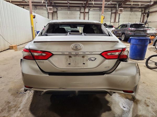 2018 TOYOTA CAMRY