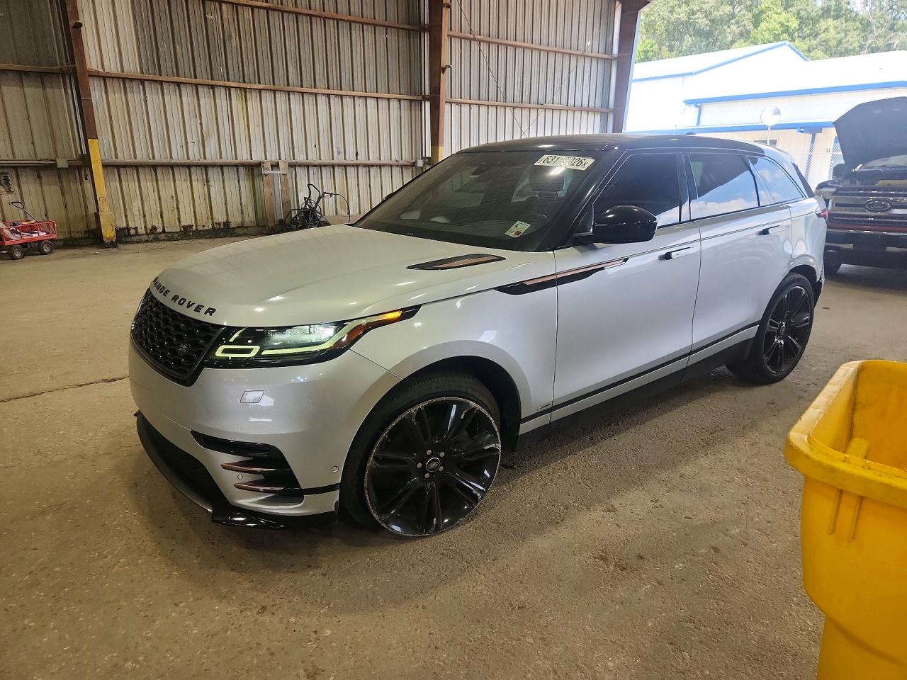 2018 LAND ROVER RANGE ROVER VELAR R-Dynamic SE