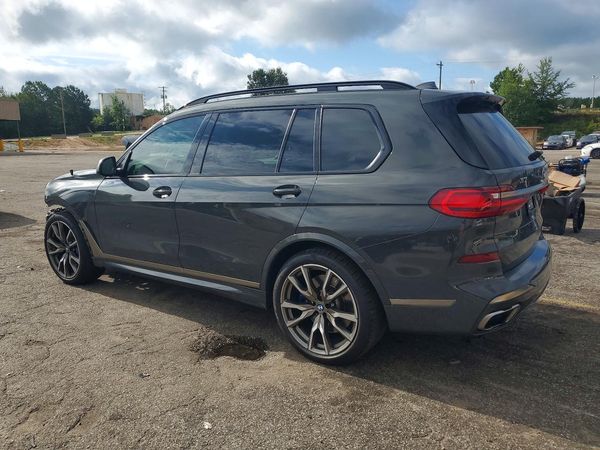 2021 BMW X7