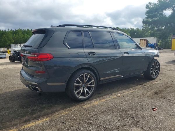 2021 BMW X7