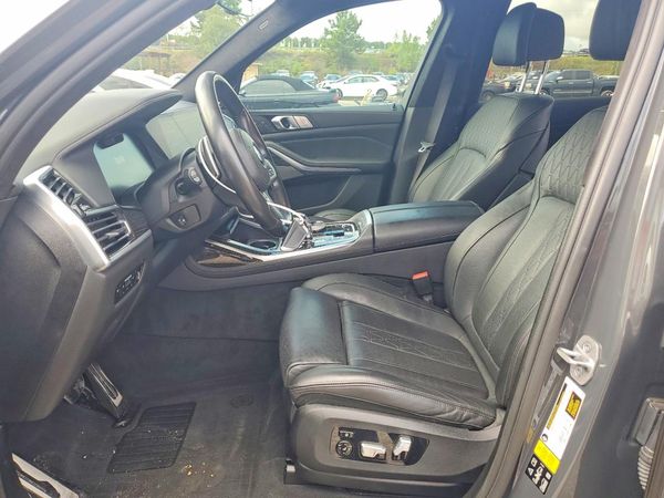 2021 BMW X7