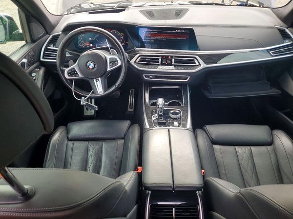 2021 BMW X7