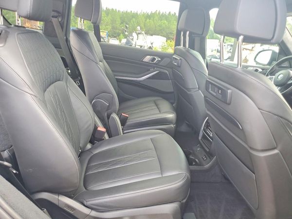 2021 BMW X7