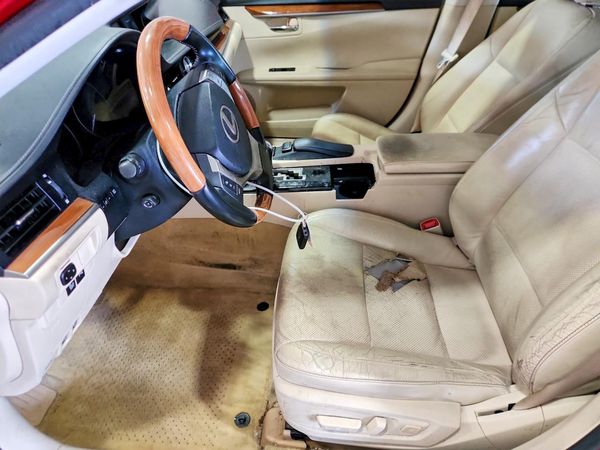 2013 LEXUS ES 300h