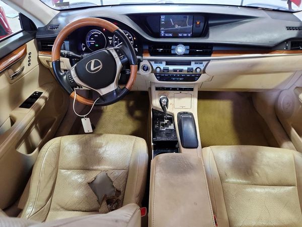 2013 LEXUS ES 300h