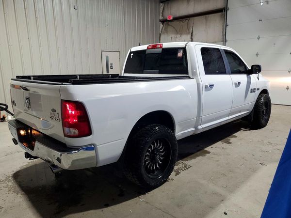 2017 RAM 1500 SLT