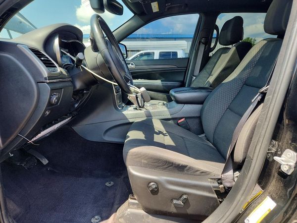 2019 JEEP GRAND CHEROKEE LAREDO 4X4