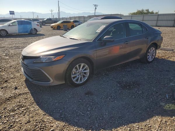 2024 TOYOTA CAMRY