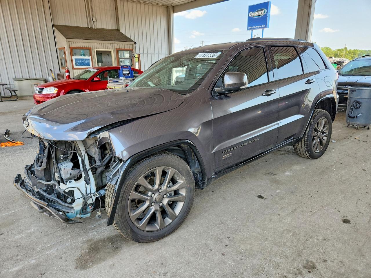 2016 JEEP CHEROKEE Limited — Front 3/4