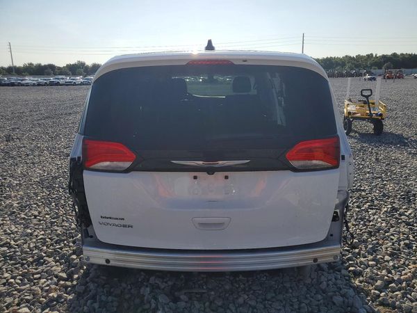 2022 CHRYSLER VOYAGER