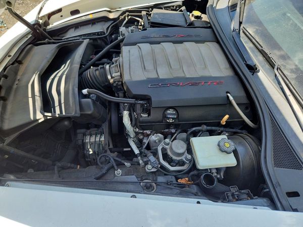 2019 CHEVROLET CORVETTE Stingray Preferred 2LT — Engine bay