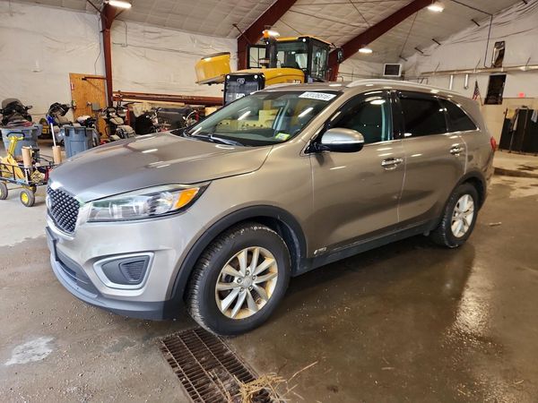2017 KIA SORENTO L, LX