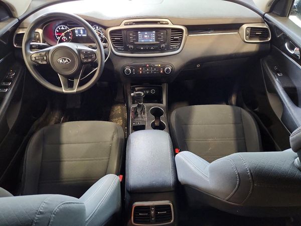 2017 KIA SORENTO L, LX