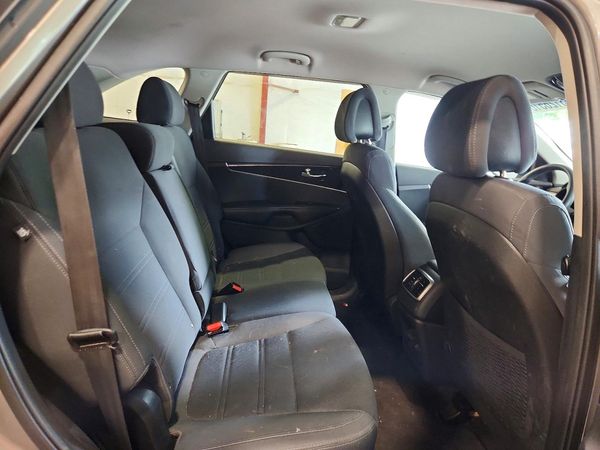 2017 KIA SORENTO L, LX