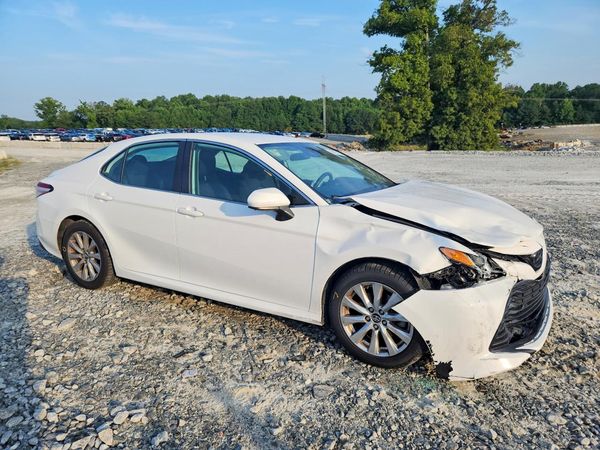 2019 TOYOTA CAMRY L/LE/SE/XLE — Passenger 3/4