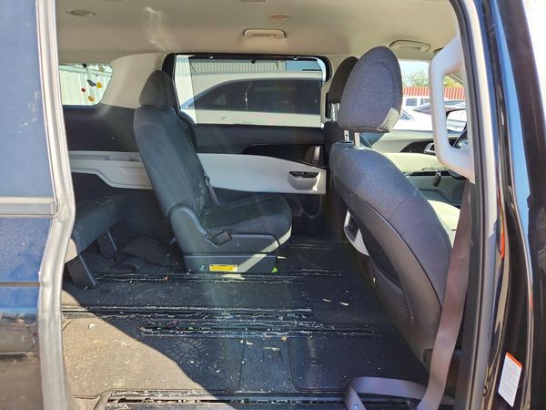 2024 KIA CARNIVAL