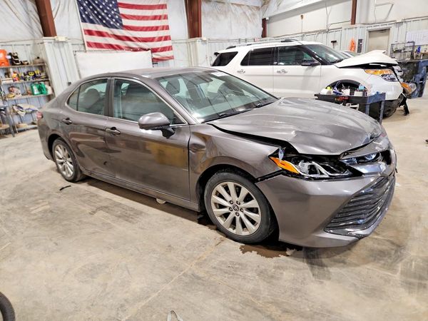 2019 TOYOTA CAMRY
