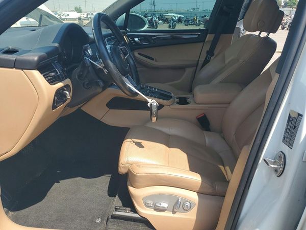 2020 PORSCHE MACAN