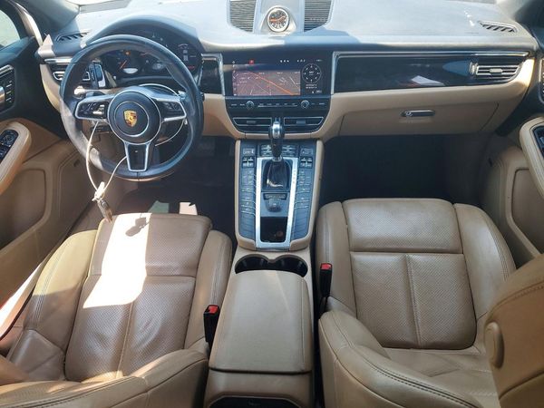 2020 PORSCHE MACAN