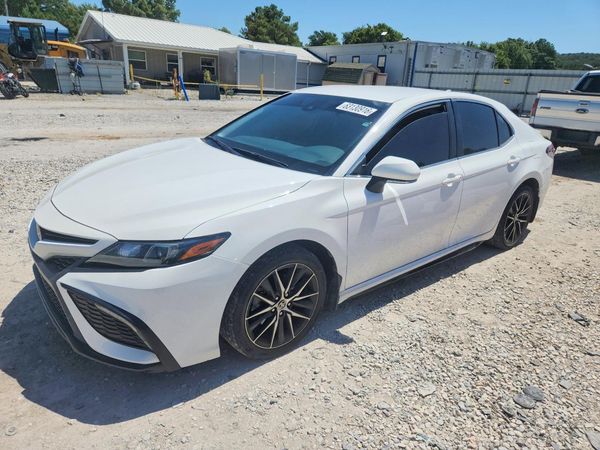 2022 TOYOTA CAMRY SE — Front 3/4