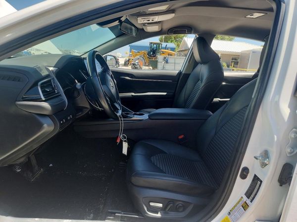2022 TOYOTA CAMRY SE — DENT