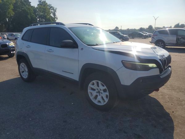 2019 JEEP CHEROKEE TRAILHAWK 4X4