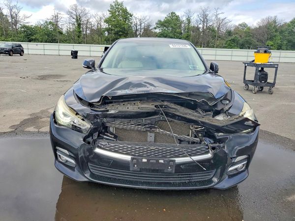 2015 INFINITI Q50