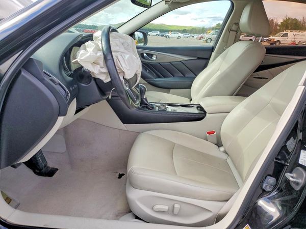 2015 INFINITI Q50