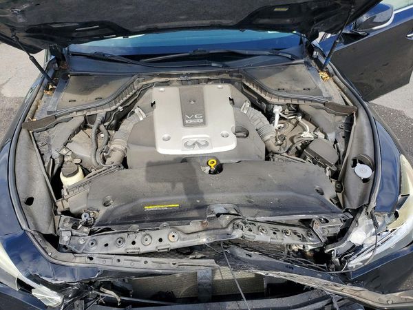 2015 INFINITI Q50
