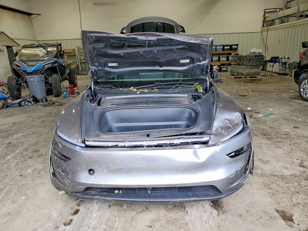 2026 TESLA MODEL Y