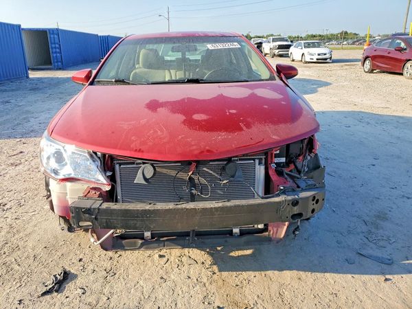 2014 TOYOTA CAMRY