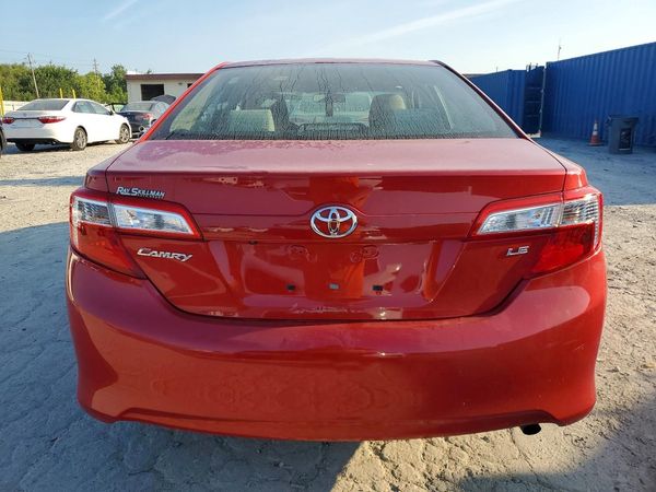 2014 TOYOTA CAMRY