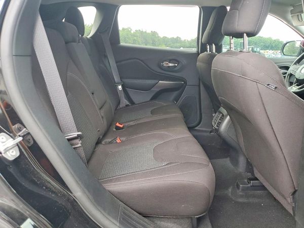 2019 JEEP CHEROKEE LATITUDE 4X4
