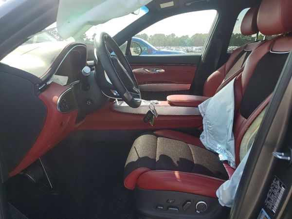 2023 GENESIS GV70