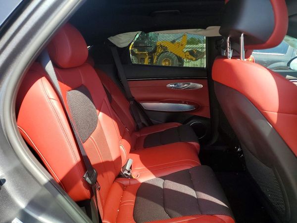 2023 GENESIS GV70