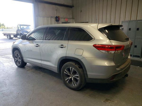 2018 TOYOTA HIGHLANDER LE/LE Plus